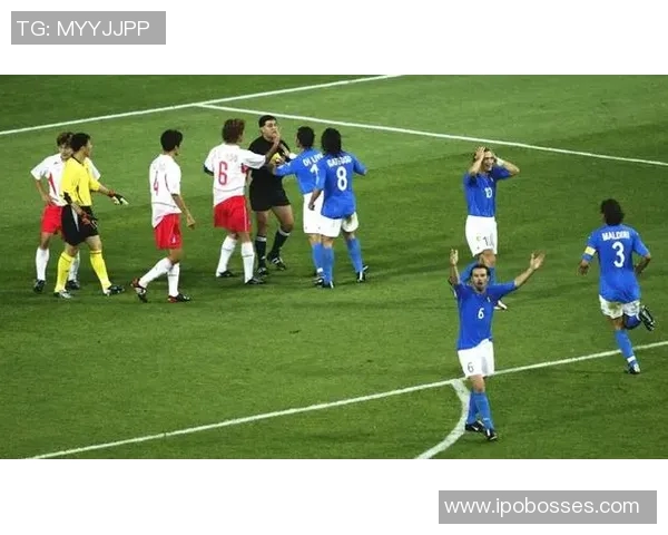 2002年世界杯经典对决回顾韩国与意大利的激烈较量与争议时刻 2002年世界杯经典对决回顾韩国与意大利的激烈较量与争议时刻